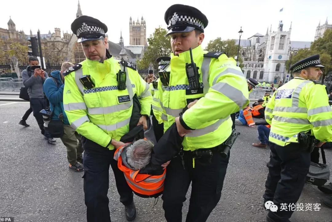 英镑暴跌最新消息,英镑暴跌至历史新低