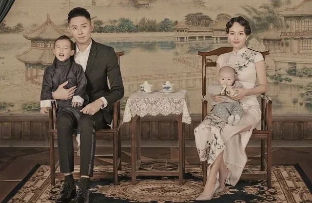 “最美妃子”与富二代老公结婚四年生两子未办婚礼仍称婆婆阿姨