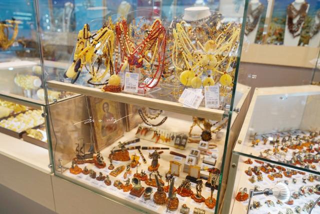 为什么中国旅行团在俄罗斯抢购蜜蜡，但俄罗斯人说“人傻钱多”？