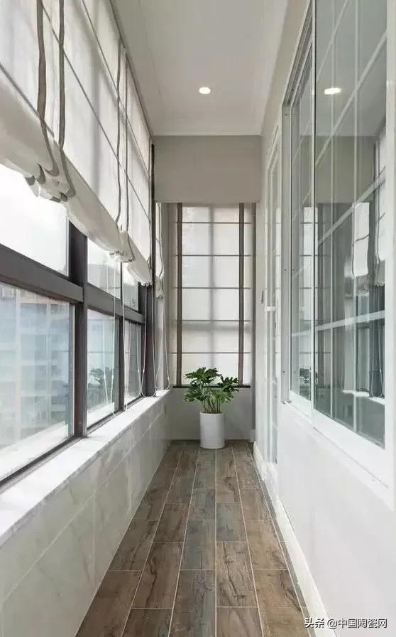 外阳台砖怎么贴最好看,阳台贴白色砖好看还是灰色的好看