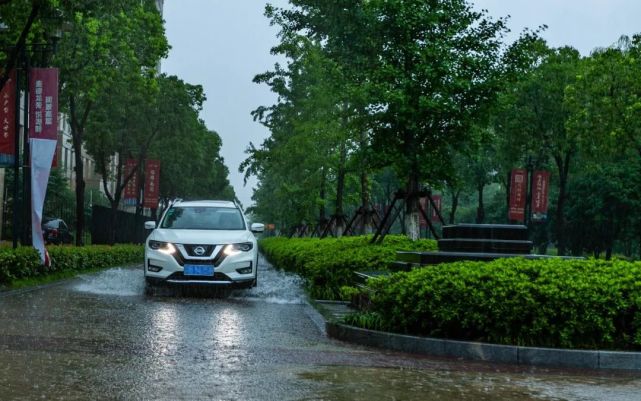 又到了梅雨季,日产奇骏冬季用车技巧