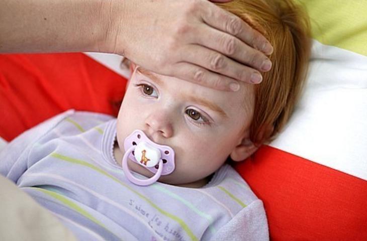 孩子发烧不要慌如何正确降温,晚上孩子发烧最有效的退烧方法