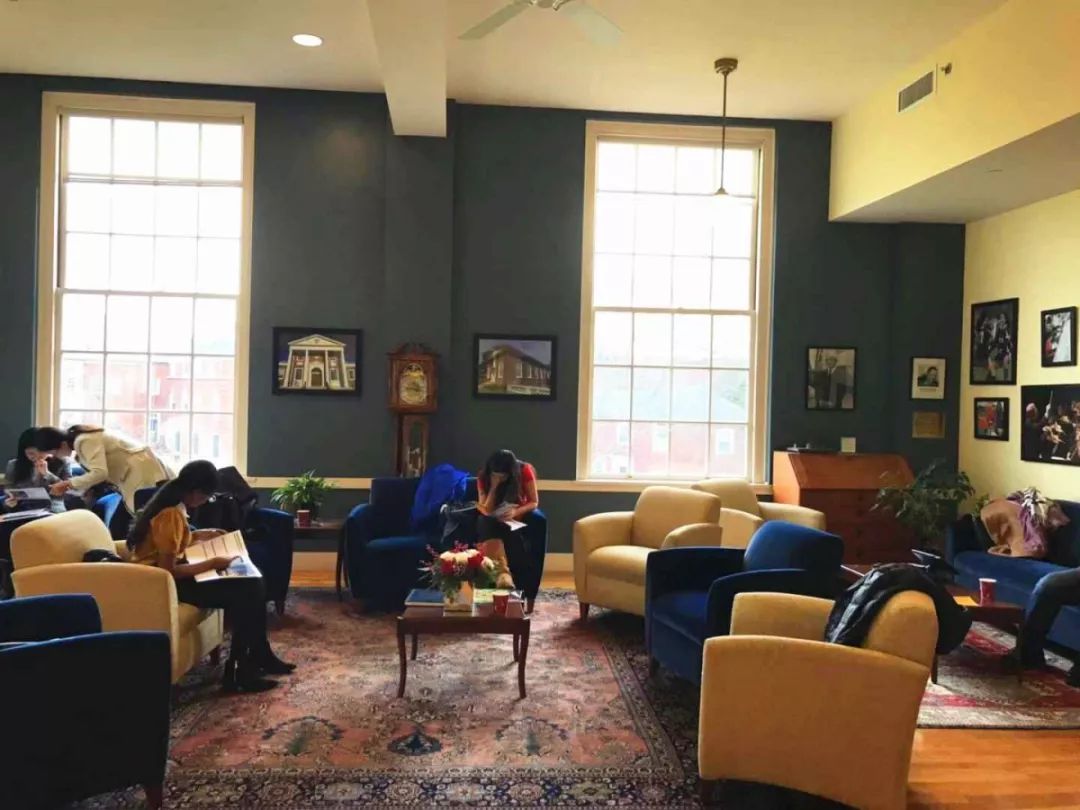 米尔顿中学位置,米尔顿中学简介