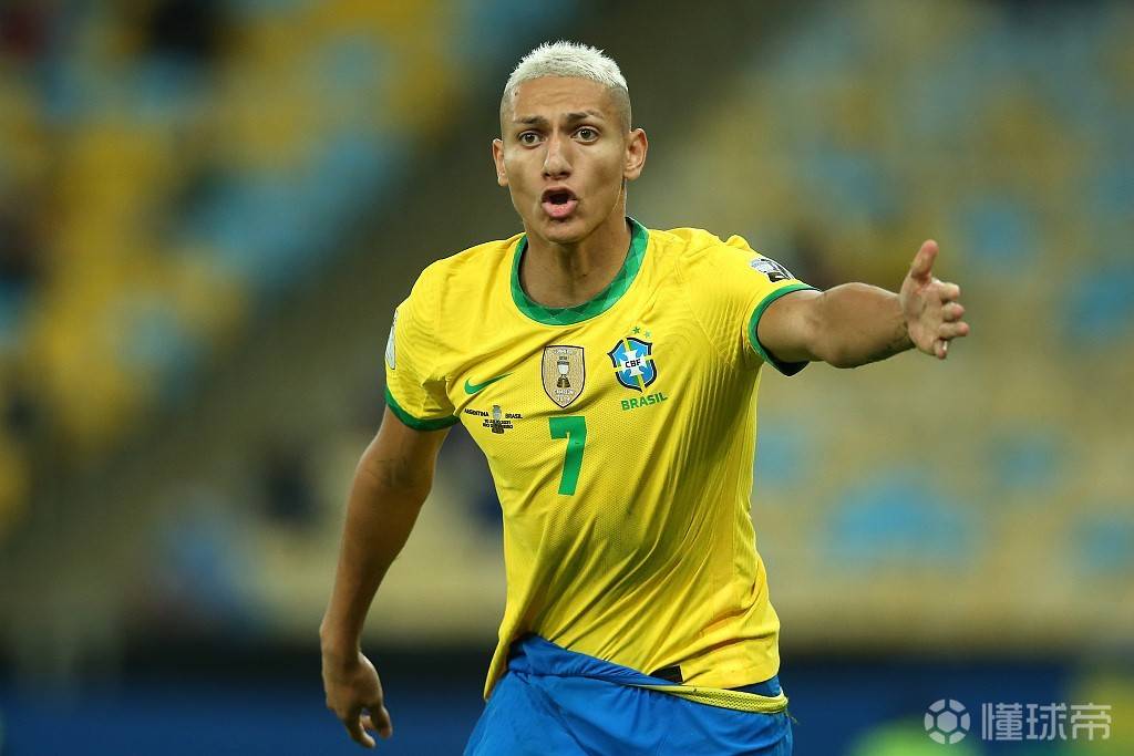 梅西内马尔足球历史,阿扎尔内马尔梅西排名