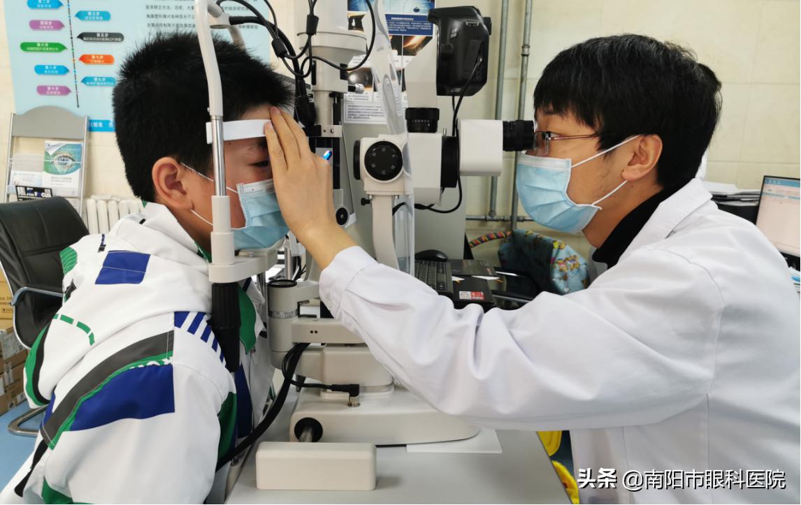 角膜塑形镜控制近视效果,角膜塑形镜和防控近视眼镜哪个好