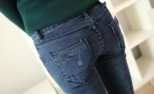 牛仔裤褪色了怎么补救,牛仔裤褪色严重怎么办小窍门