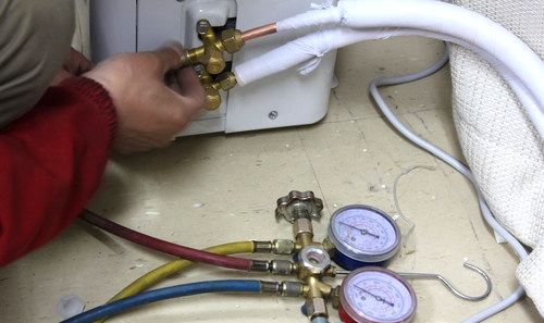 定频空调1.5和变频空调1.5哪个省电,变频空调通过调整什么省电