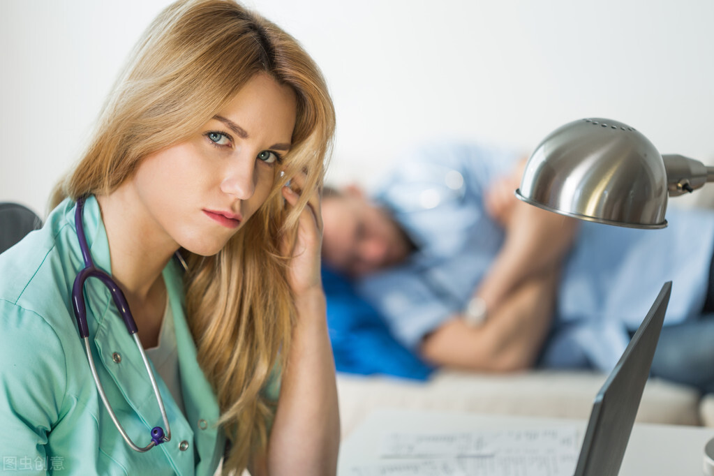 同科室两位年轻医生一天患癌去世,两位医生不幸离世