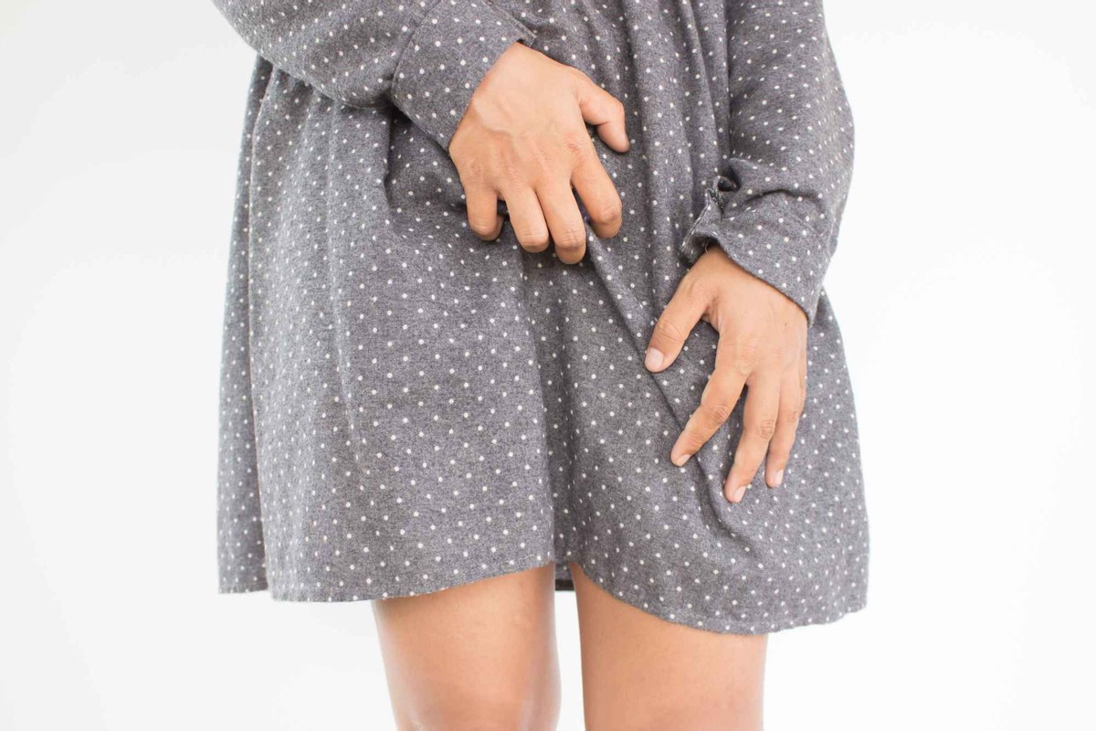 女人下面的毛发刮还是不刮？刮和不刮均有利弊，医生更推荐这么做