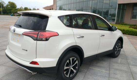 丰田荣放车子怎么开,丰田荣放行驶