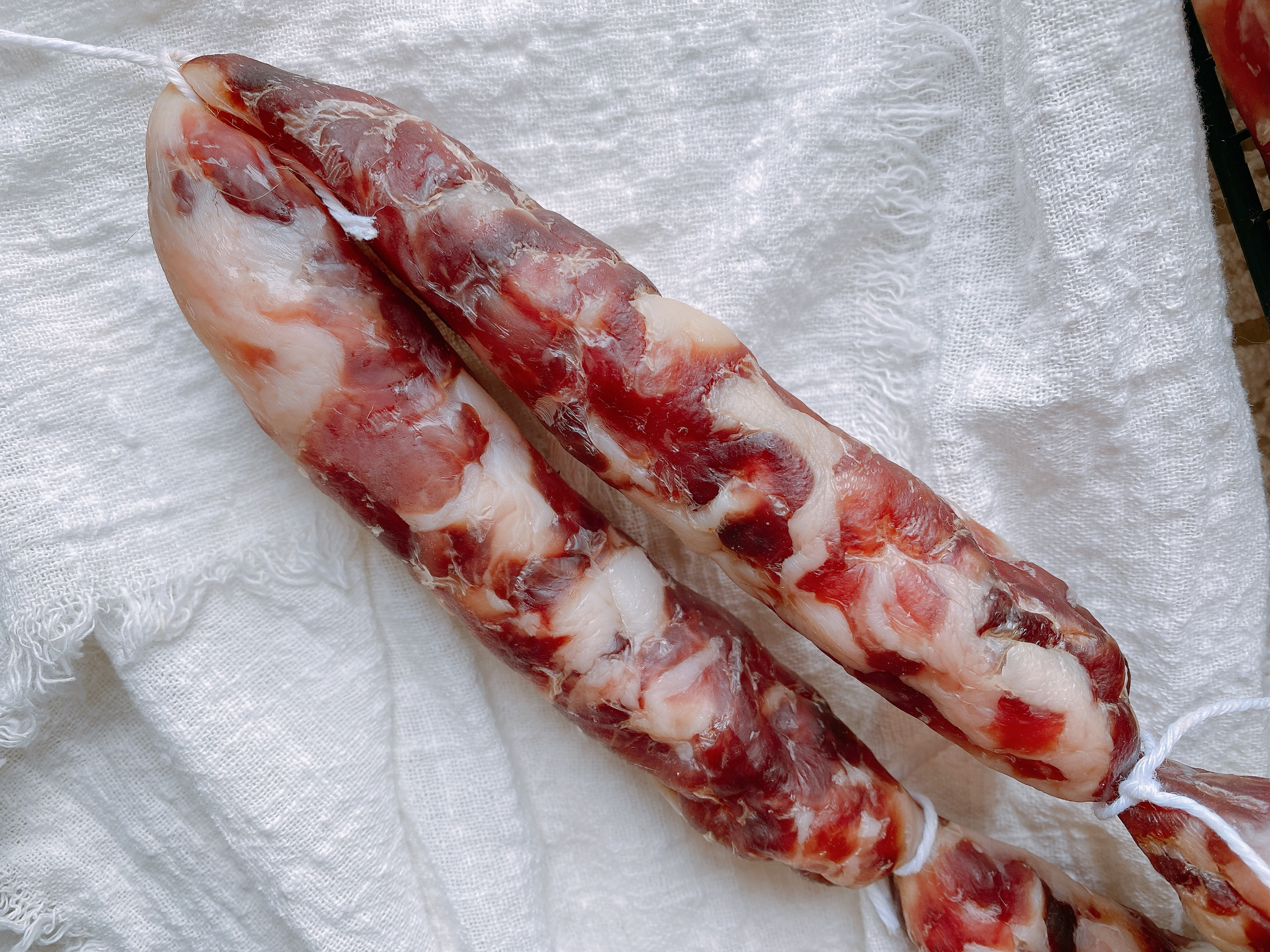 灌香肠放调料顺序,灌香肠最忌四种调料花椒