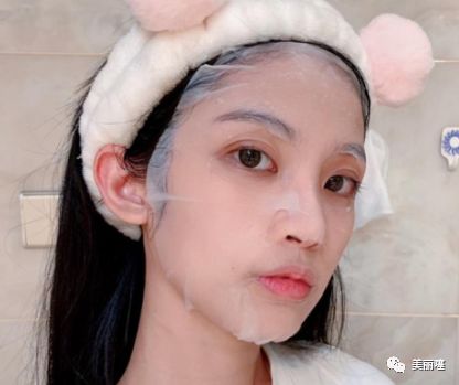 敷完面膜多余的精华怎么办,敷完面膜脸上的精华该不该洗