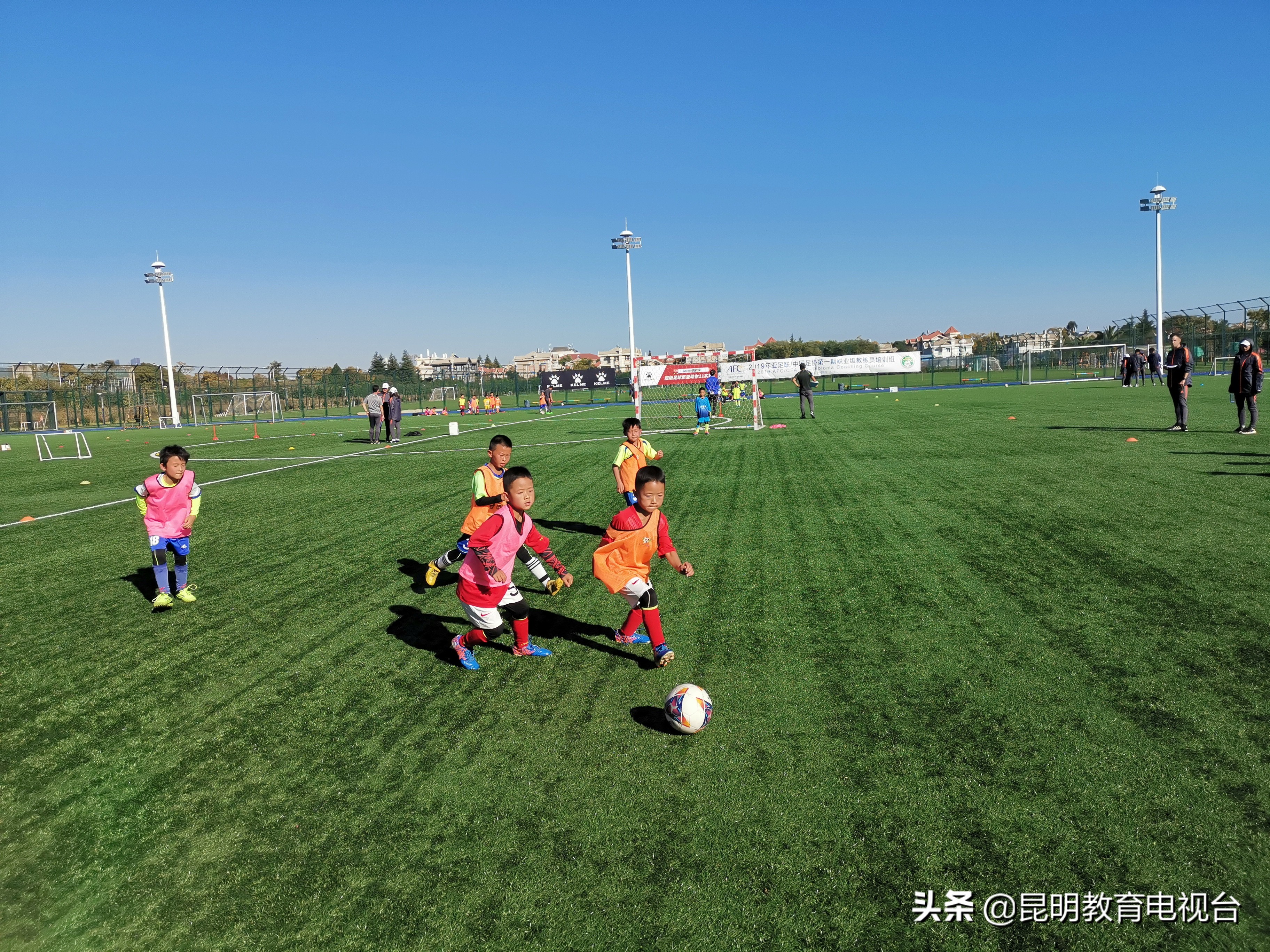 满天星校园足球训练营,全国青少年足球满天星训练营