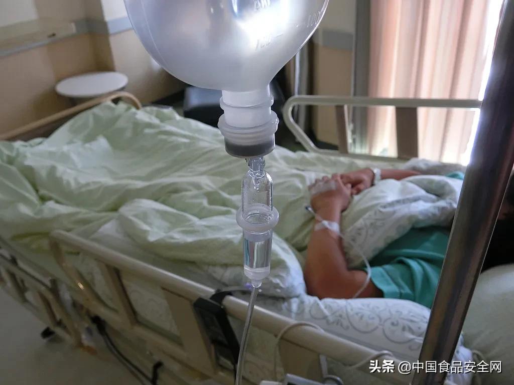 鲜银耳发霉仍在出售，欧尚超市：霉菌部分挖掉不影响食用，蔬菜没有保质期！