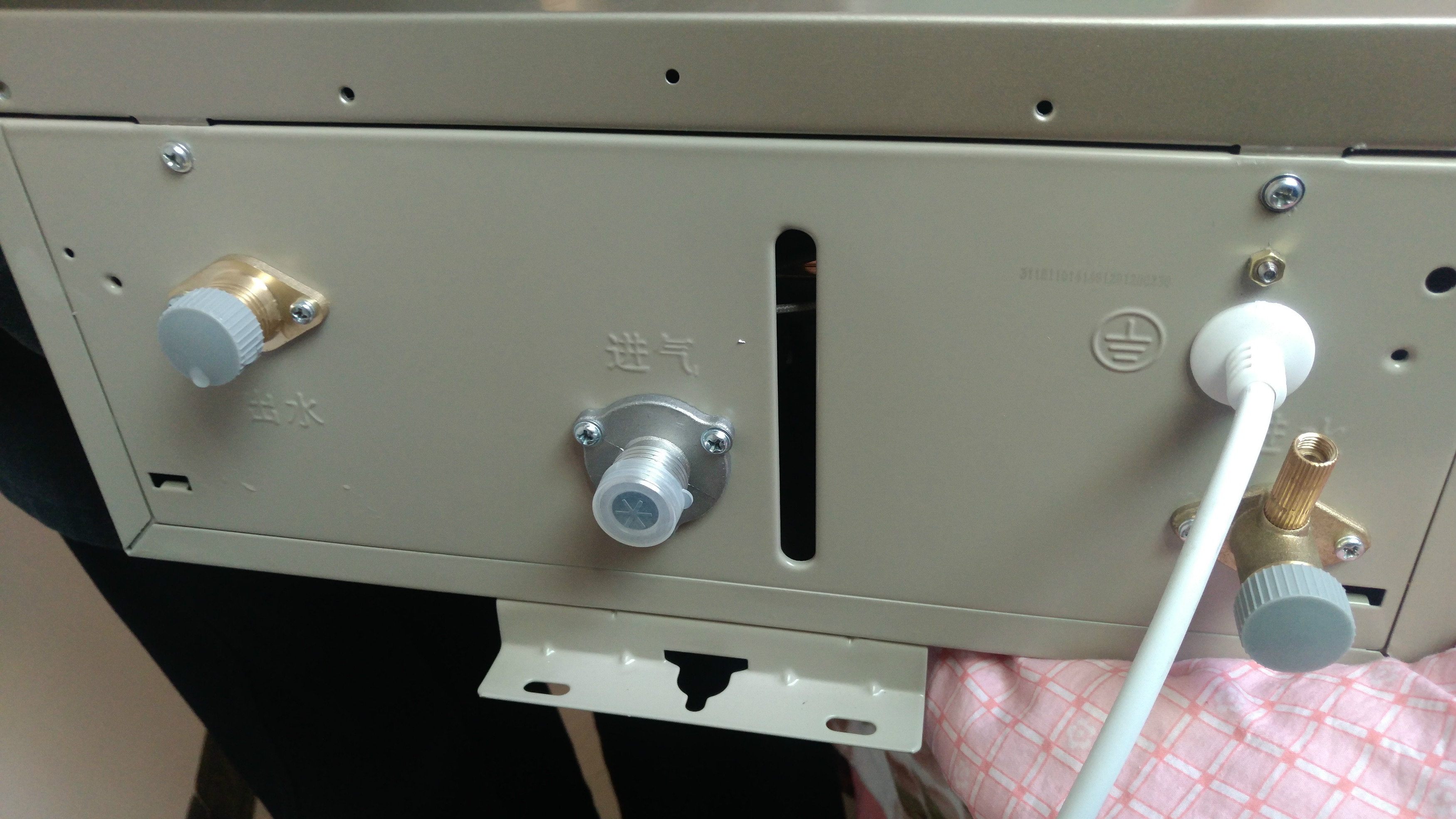 美的16hm3零冷水热水器价格和图片,哪种牌子零冷水燃气热水器好