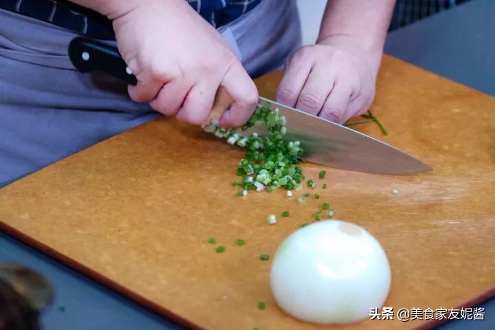 越南牛肉河粉汤底简易做法,越南牛肉河粉怎么做才好吃视频
