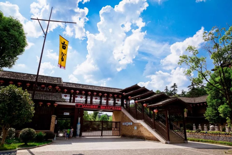 走进千年陶瓷古镇,景德镇碎瓷片博物馆之夜