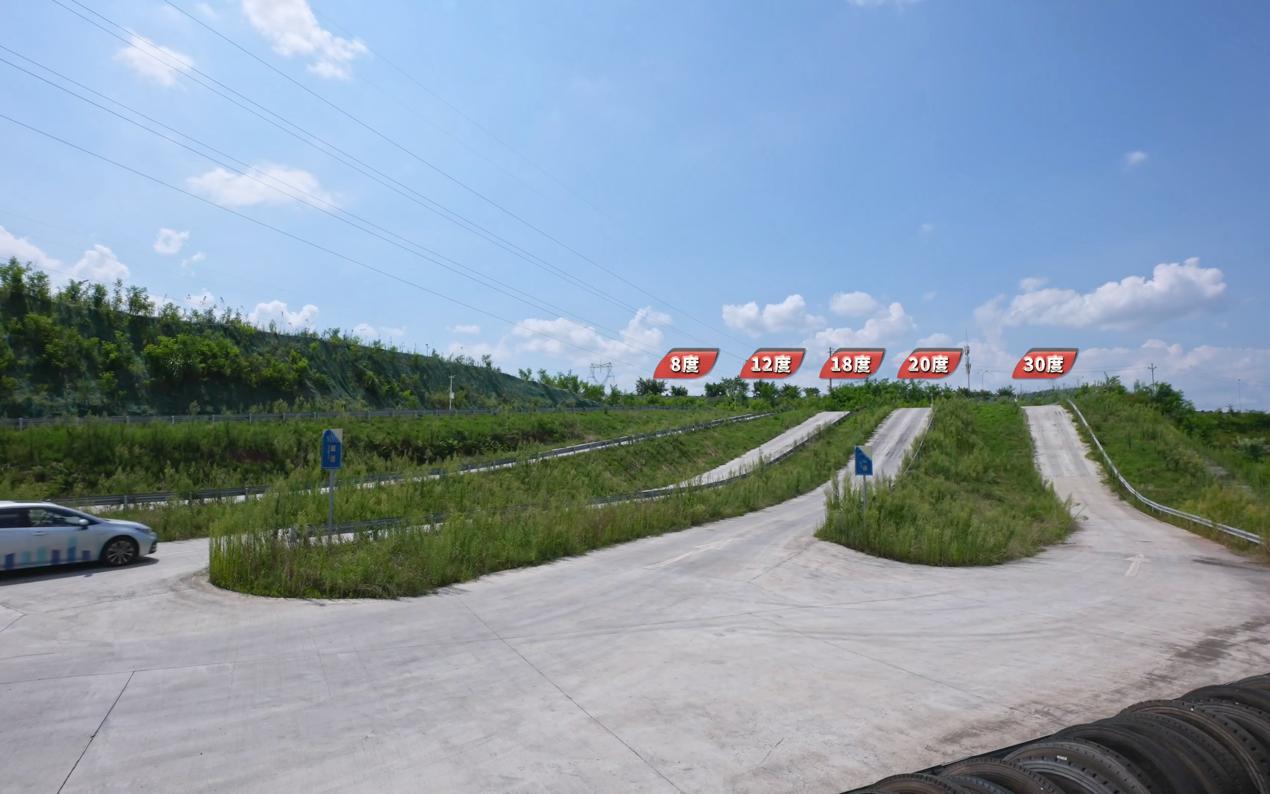 丰田双擎混动开不坏,2022丰田雷凌双擎1.8he-cvt进取版