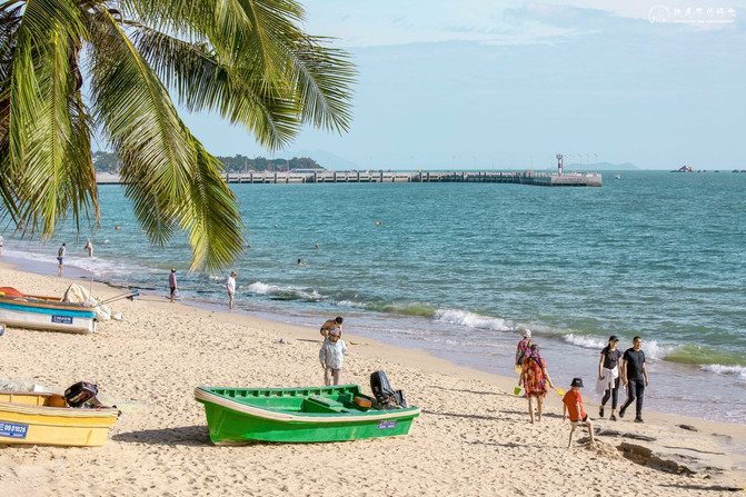 我最喜欢的地方海南三亚,三亚早晨的海滩