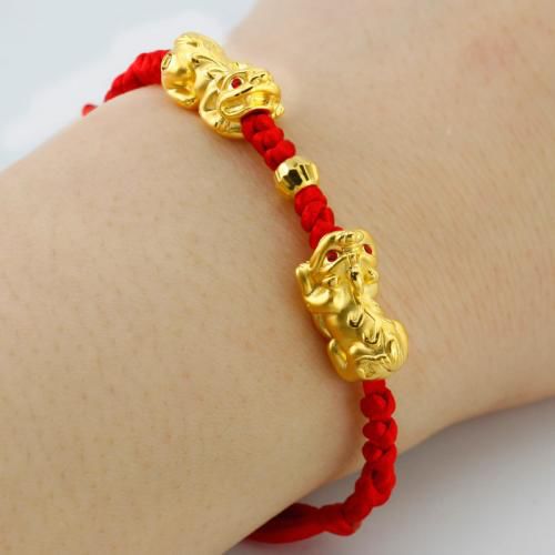 女人戴黄金貔貅手链能带来好运气,戴黄金貔貅手链好吗