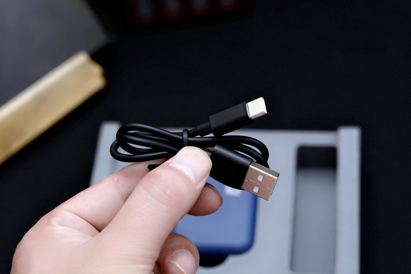 一个Zippo的大小，MEEX10无线蓝牙耳机开箱体验