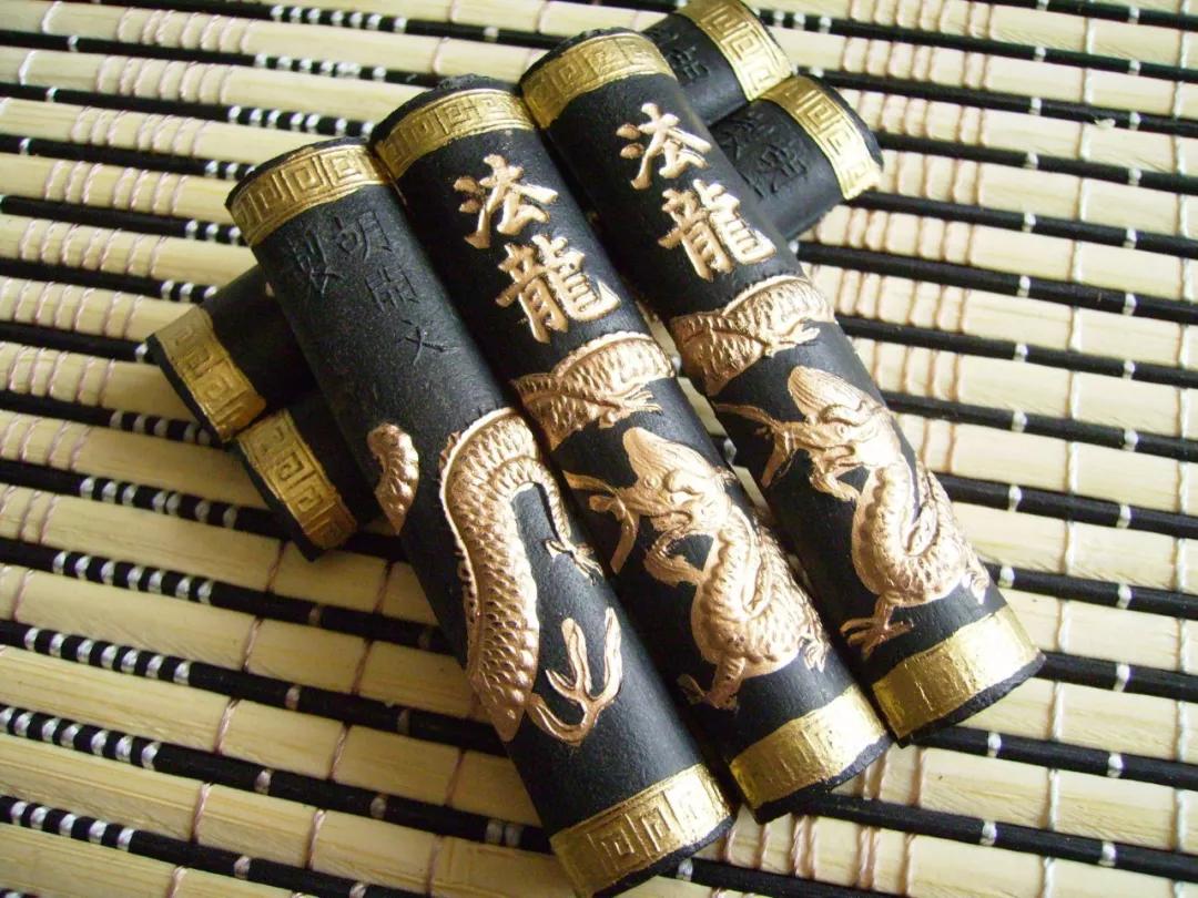 笔墨纸砚是怎么弄出来的,笔墨纸砚各有哪些特征呢