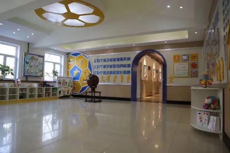 鍜岃皭鑲蹭汉,鍜岃皭鏁欒偛鍏ㄩ潰鍙戝睍