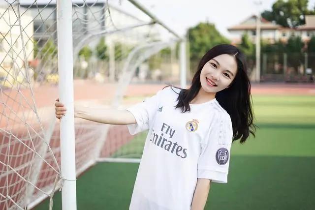 【足球头像】超美女生足球头像！
