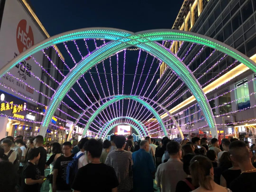 奥城夜市在哪里,奥城夜市美食攻略