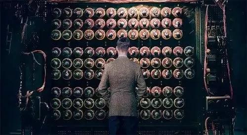 西方政治正确大逃杀:女权、LGBT、黑人谁能吃鸡?