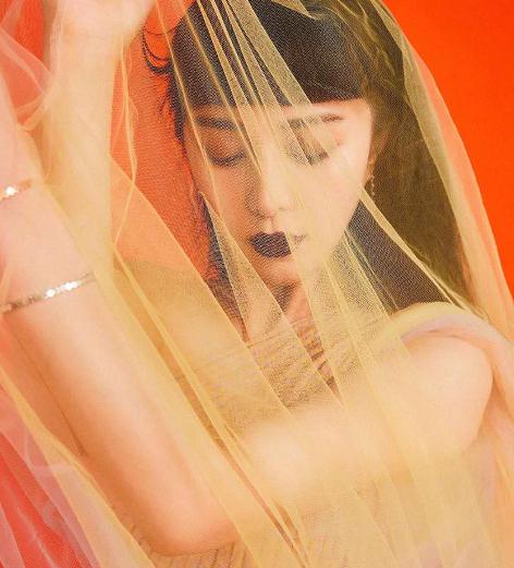 范冰冰卡戴珊同框,范冰冰精致身材