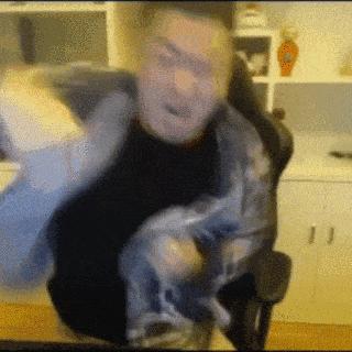 4.8亿票打水漂，直男在微博还有*权人**吗？