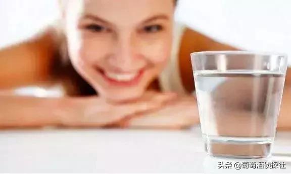 喝酒牙齿变黄怎么办,喝酒后牙齿酸软恢复小妙招