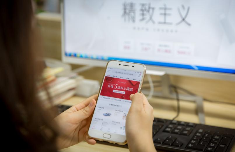 银行人员来单位办信用卡靠谱吗,为什么银行员工让办信用卡