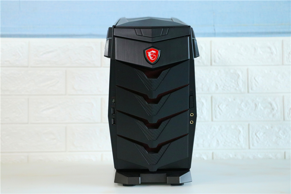 全套定制，吃鸡办公无所不能，微星宙斯盾3深度体验