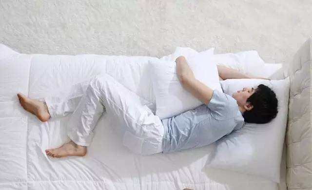 卡路福床垫是十大品牌床垫吗,卡路福床垫和斯可馨床垫哪个好