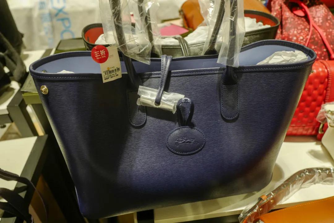 澳门去哪里购物好,澳门值得去购物吗