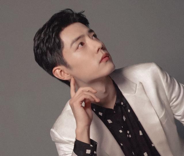 肖战温润如玉铁骨铮铮,肖战的气质儒雅知性超凡脱俗