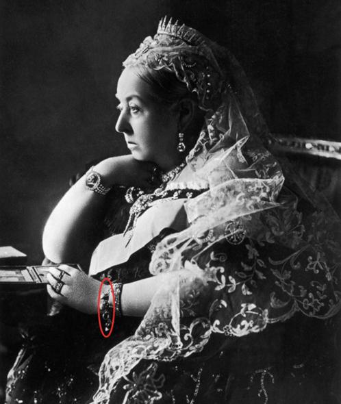 维多利亚女王佩戴的珠宝,维多利亚时期手链