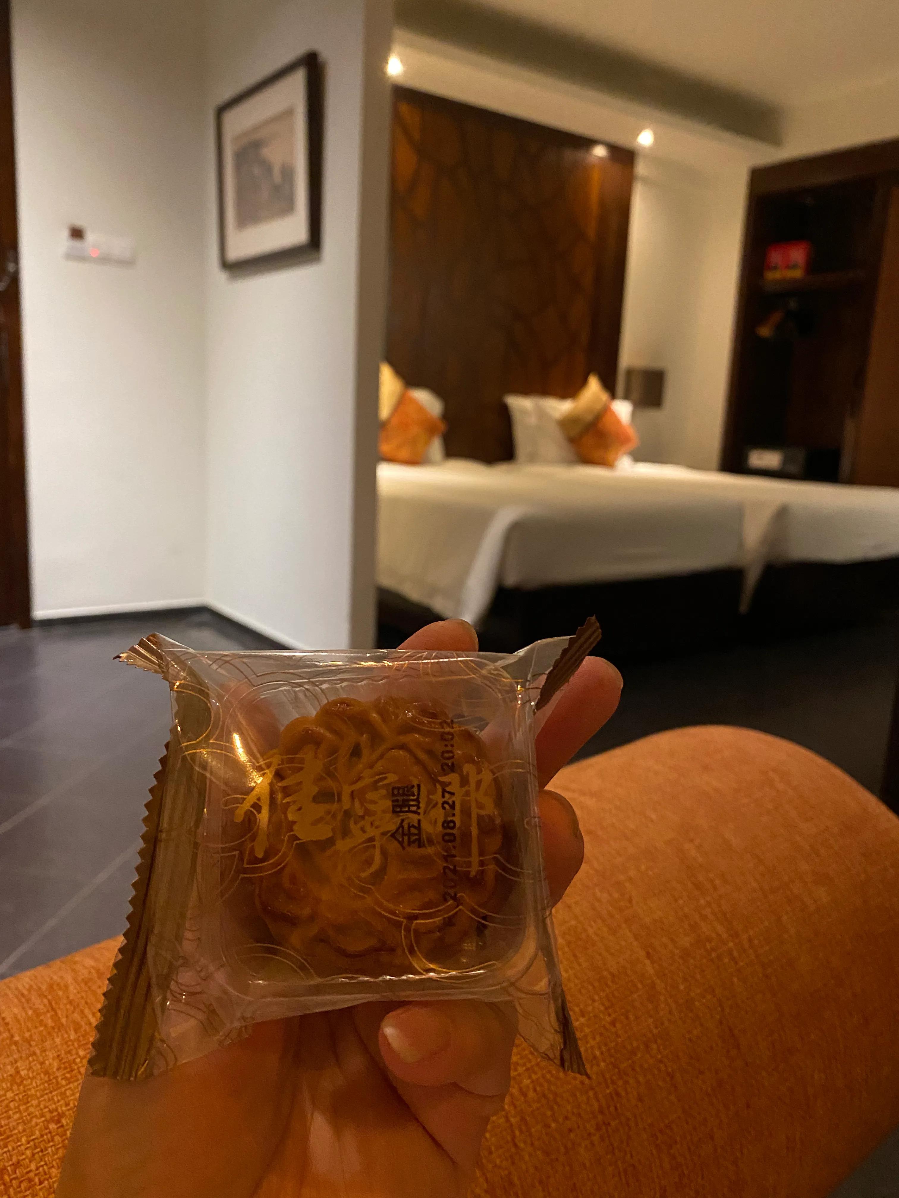 佳宁娜金腿小月饼还是挺好吃的