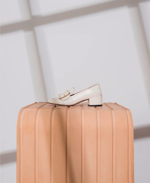 百丽方扣穆勒鞋女,复古一字扣穆勒鞋