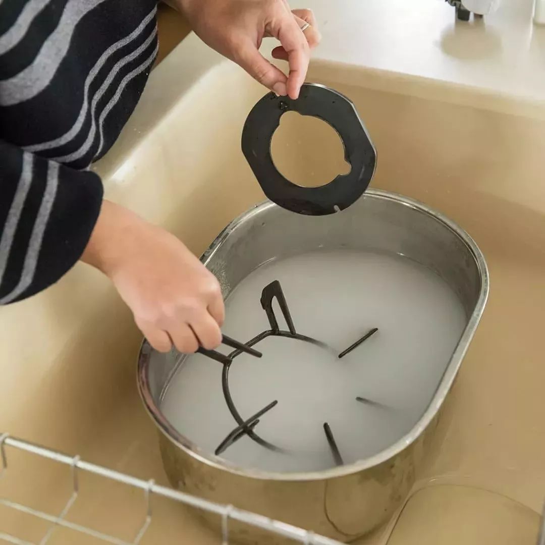 强效清洁剂轻松去污不留痕免水洗,顽固污渍轻松搞定免洗万能清洁剂