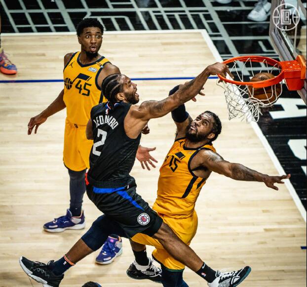 莱昂纳德膝盖受伤十倍慢镜头回放,莱昂纳德受伤的视频