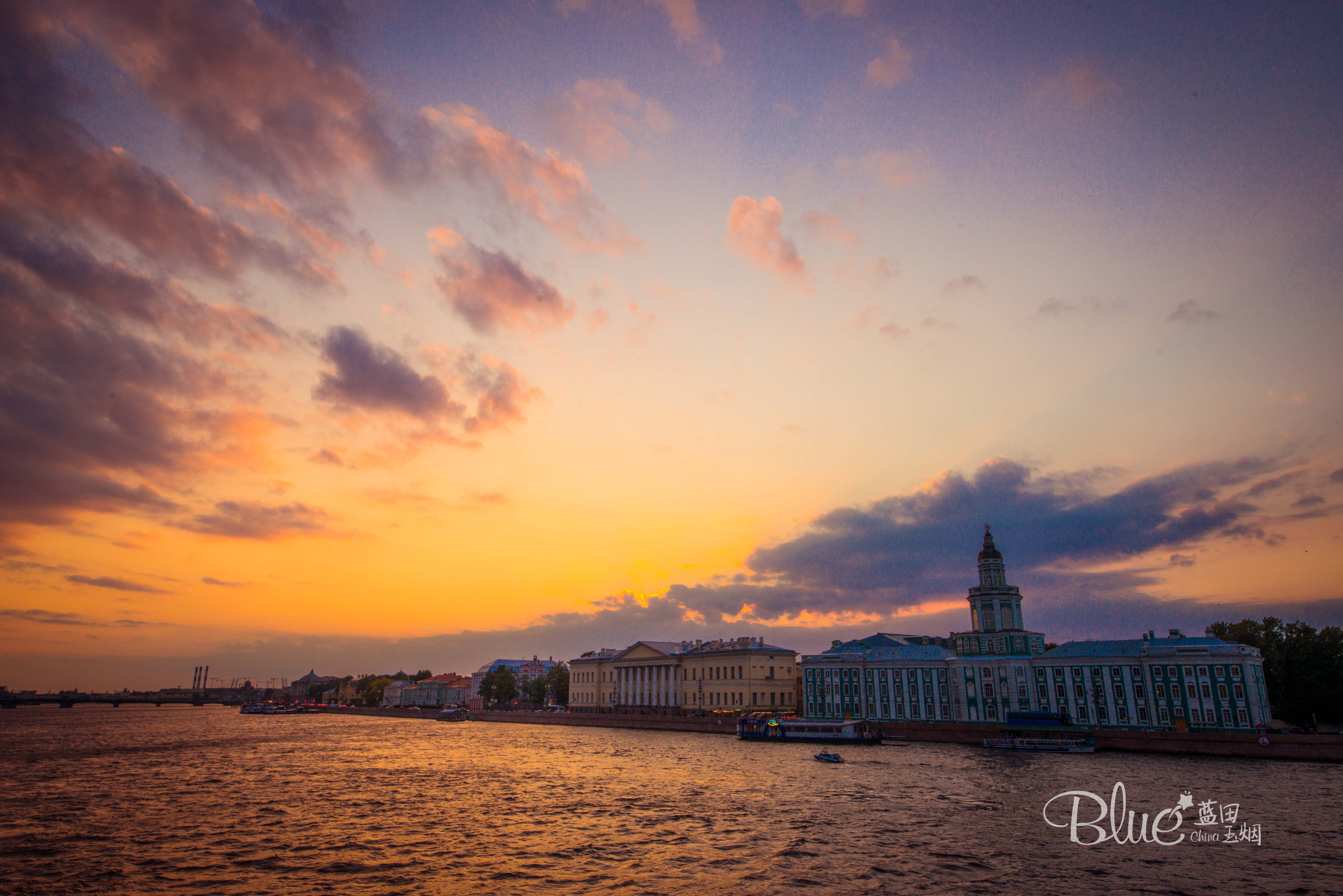 在战斗民族俄罗斯旅游，一看俄罗斯美少女，二看俄罗斯大妈变美妇