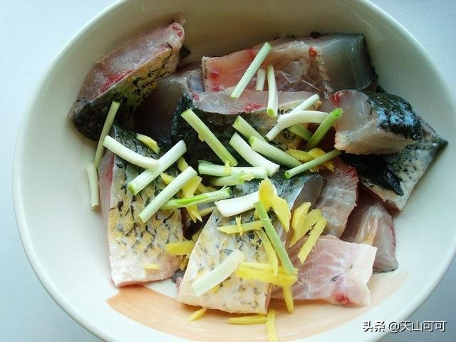 开胃清蒸鱼最正宗的做法,清蒸鱼怎么蒸得好吃又简单