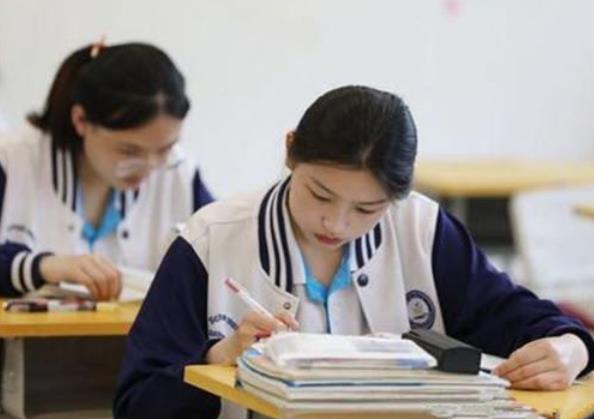 高考成绩不理想怎么办？上专科还是复读愁坏考生，过来人给出答案