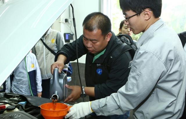 壳牌和美孚哪个润滑油好,美孚壳牌嘉实多三个牌子哪个好点