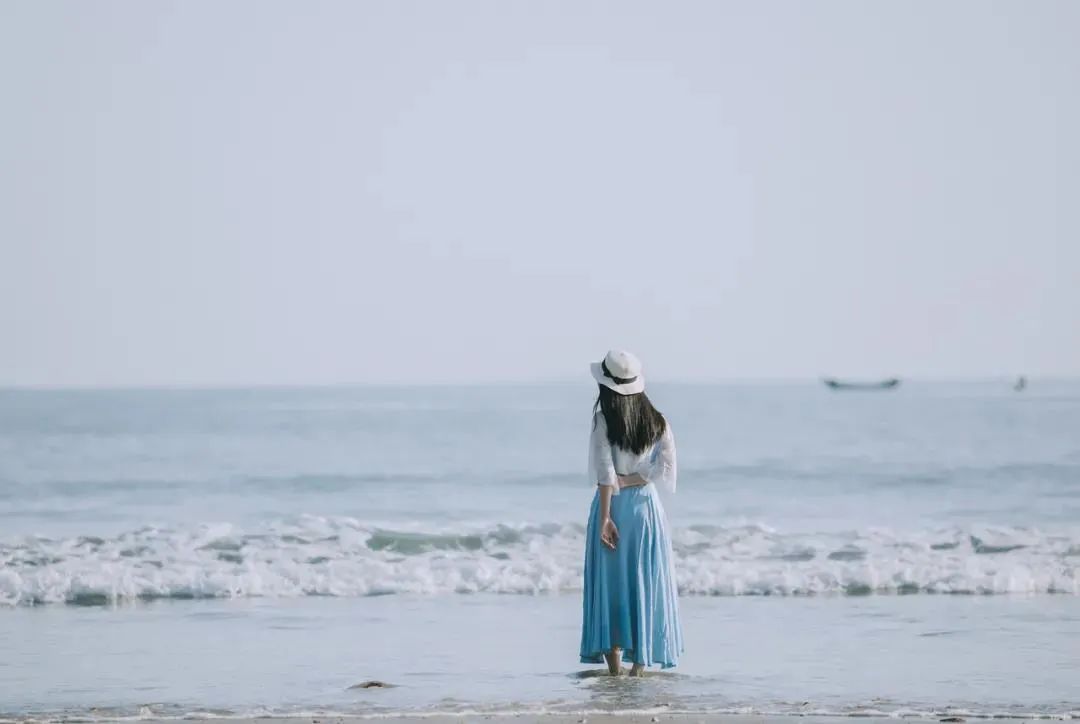 大一新生*拍偷**女孩裙底，视频曝光被开除：看清人性，是最高的学历