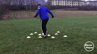 对一款球鞋最痴迷的足球运动员,哪些足球运动员喜欢穿旧款球鞋