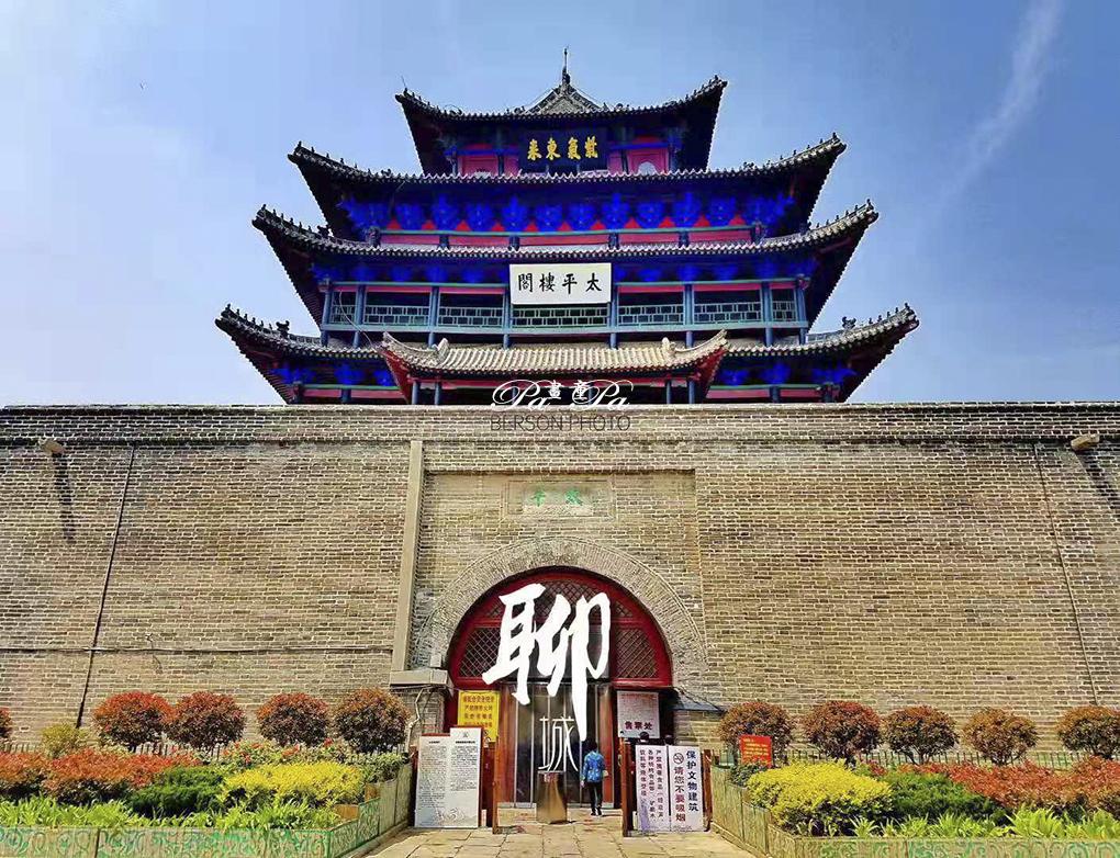 *今条头日**“特赐黄马褂”，彰显创作者身份尊贵的象征